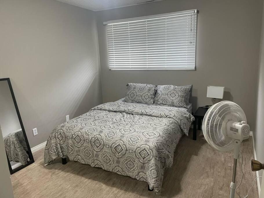Wonderful 2-Bedroom Apartment Camrose Exterior foto